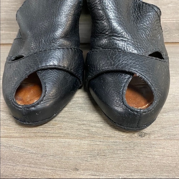 Givenchy | Vintage Chunky T Strap Peep Toe Heels - Picture 9 of 9